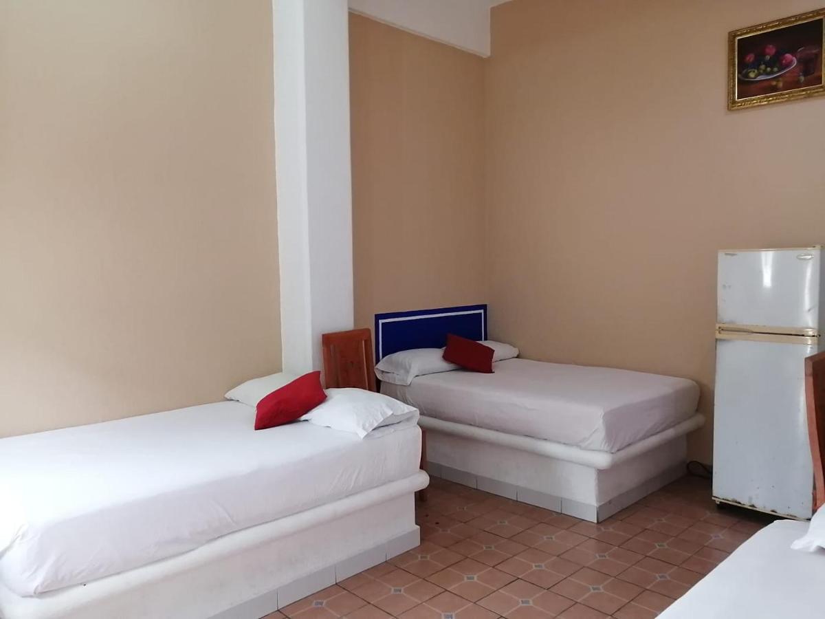 Hotel Isis Zihuatanejo Zewnętrze zdjęcie